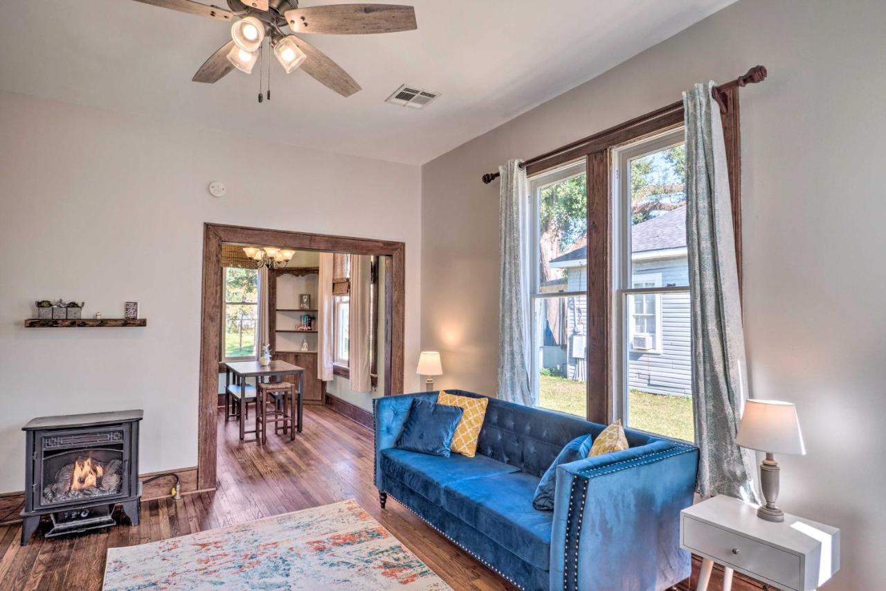 Lake Charles Cottage With Fireplace And Yard! Buitenkant foto