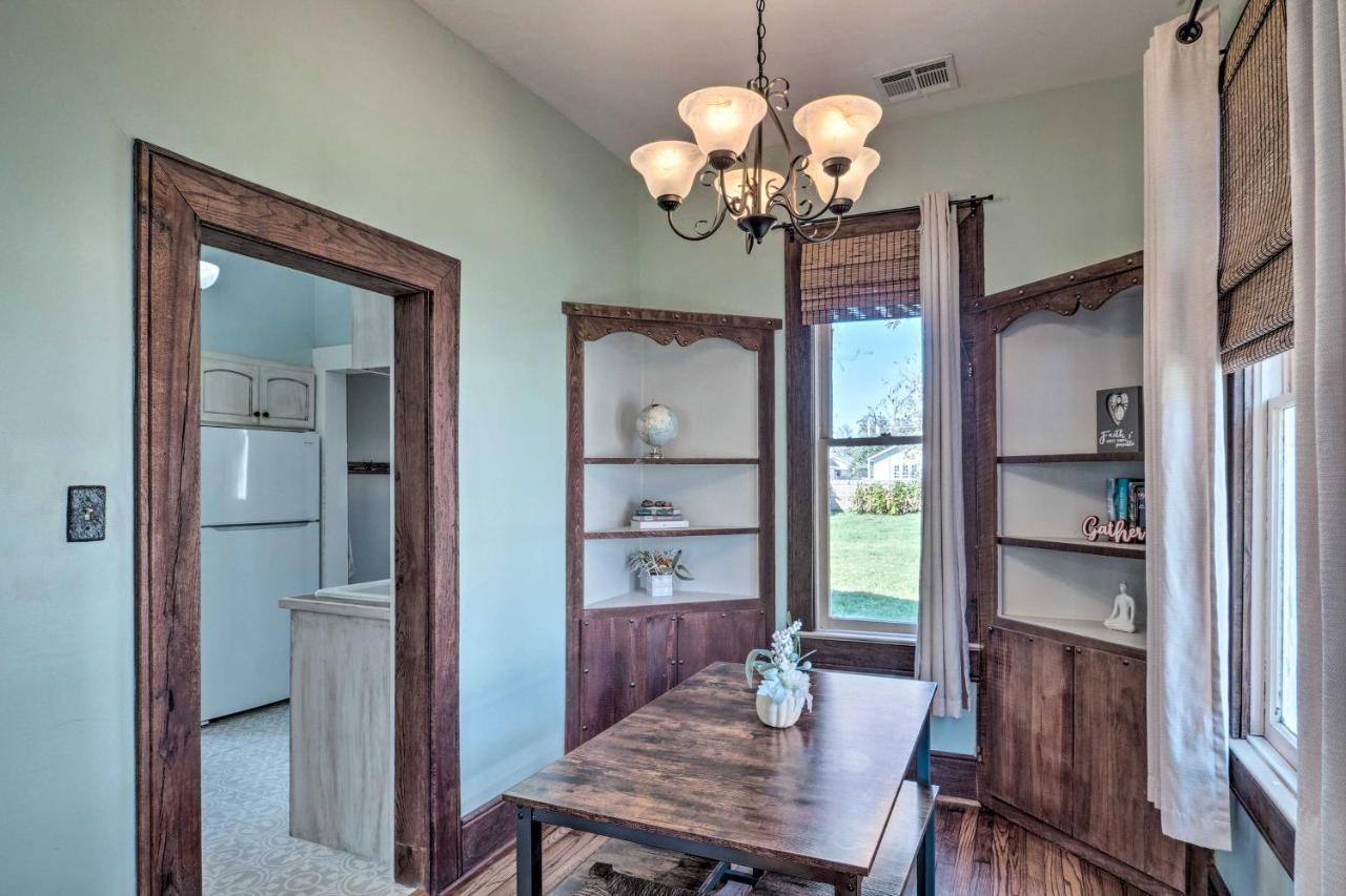 Lake Charles Cottage With Fireplace And Yard! Buitenkant foto