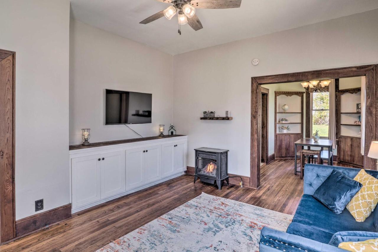 Lake Charles Cottage With Fireplace And Yard! Buitenkant foto